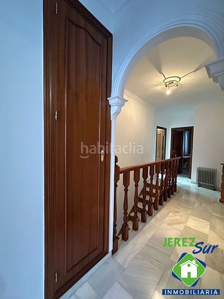 Foto e47f6de2-5a8d-4b97-a945-ab10cfaba224. Casa adossada a Centro Jerez de la Frontera