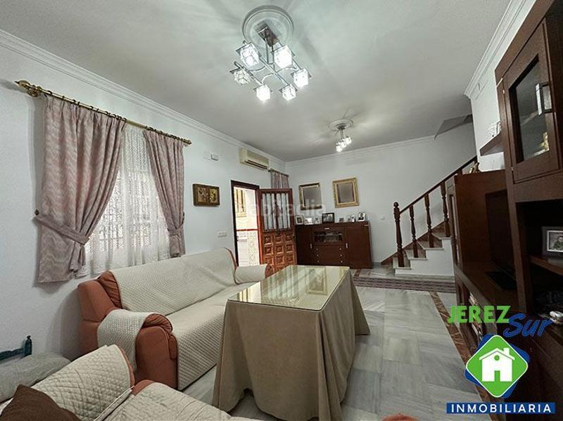 Foto e57ff053-eb0f-48e9-984a-ddd03bcec16e. Casa adossada a Centro Jerez de la Frontera