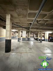 Aparcament cotxe en Madre de Dios. Plaza de garaje en el centro de jerez