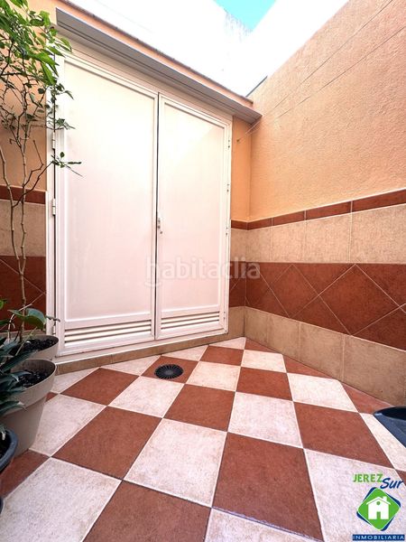 Foto 1d325aa5-ca5d-4d43-a3e7-f096f6143e70. Casa adossada amb calefacció aparcament a El Altillo Jerez de la Frontera