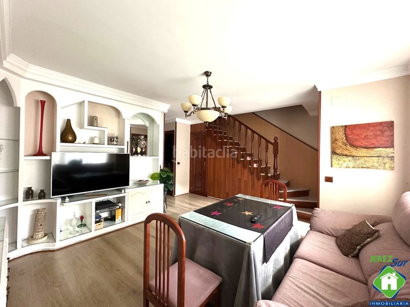 Foto aef9a7cb-f3ed-49bc-88cd-124a18074748. Casa adossada amb calefacció aparcament a El Altillo Jerez de la Frontera