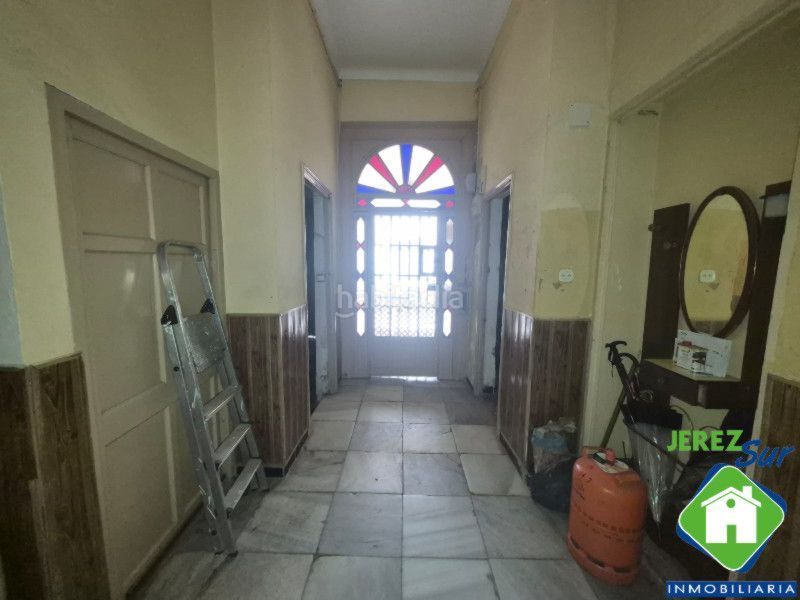 Foto 7c8c86bc-7d34-430e-9753-e54f9d661e37. Casa amb aparcament a Madre de Dios Jerez de la Frontera