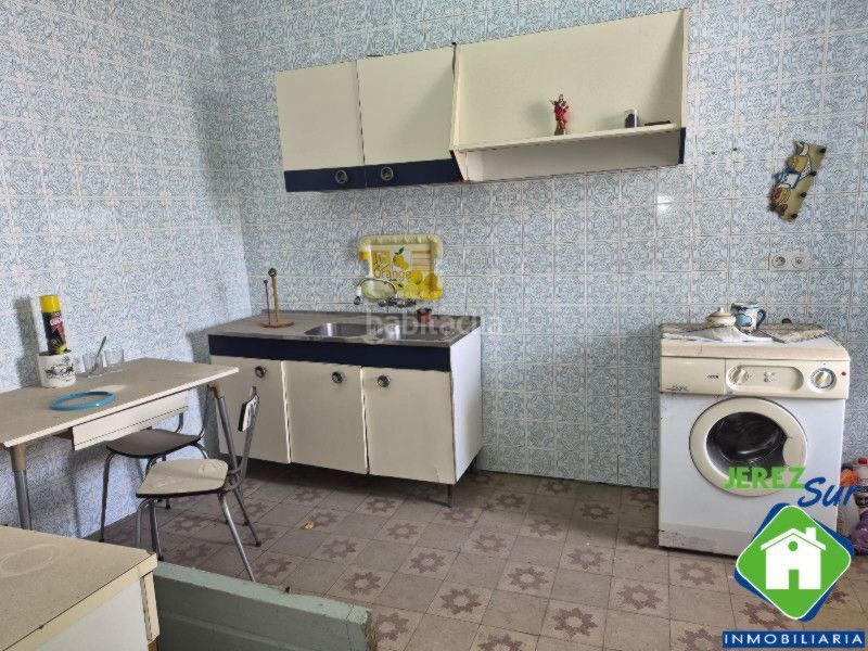 Foto b9c6a919-db78-40ee-ac43-215a4bded304. Casa amb aparcament a Madre de Dios Jerez de la Frontera