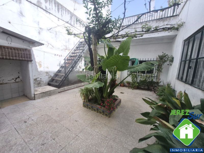Foto fc397323-5587-4aa0-ba08-62db9e025797. Casa amb aparcament a Madre de Dios Jerez de la Frontera