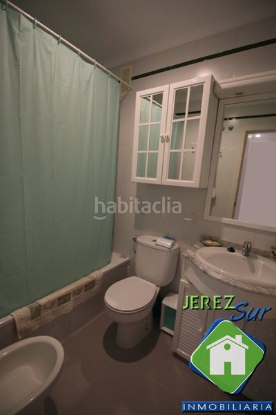 Foto 3b5bd6f3-1008-4555-8b7f-339f35e50a4f. Pis amb calefacció piscina a Valdelagrana Puerto de Santa María (El)