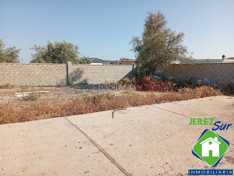 Foto dce0fb72-d6c8-420a-9219-4d4484e8f56d. Terreno residencial oportunidad de inversión! amplia parcela con gran potencial en la zona de guadalcacín en Jerez de la Frontera