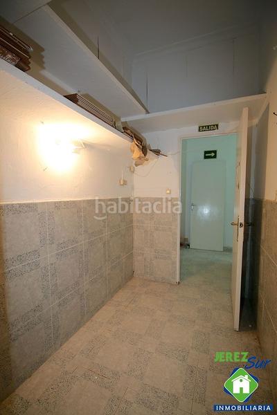 Foto 2f970c8b-c6f3-4277-8d14-6e36698cddf3. Local comercial magnifico local en gran zona comercial en Jerez de la Frontera