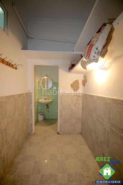 Foto 3fcbdb52-21cd-49ce-bcb5-8117405a11ec. Local comercial magnifico local en gran zona comercial en Jerez de la Frontera