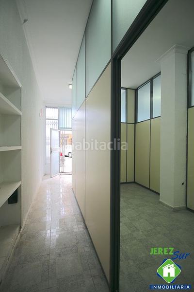Foto d3945a99-2887-4cc5-a079-a19196eefe34. Local comercial magnifico local en gran zona comercial en Jerez de la Frontera