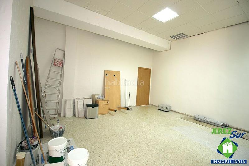 Foto 01a54bdf-1e9b-4c86-9d2f-6a02acb700c0. Alquiler local comercial centro maria antonia de jesus tirado en Jerez de la Frontera