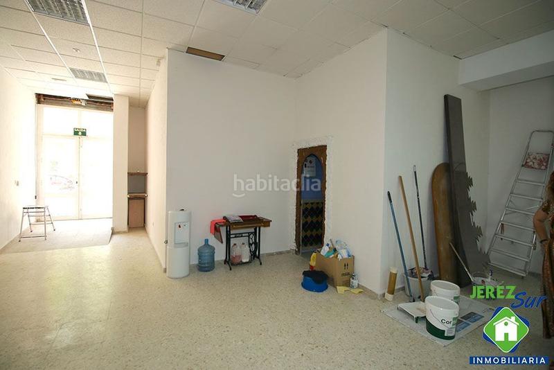 Foto 94f4bea2-430d-4368-8160-298bc0a22401. Alquiler local comercial centro maria antonia de jesus tirado en Jerez de la Frontera