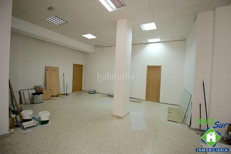 Foto 95f60f4c-e69f-4277-8a6b-db4018495655. Alquiler local comercial centro maria antonia de jesus tirado en Jerez de la Frontera