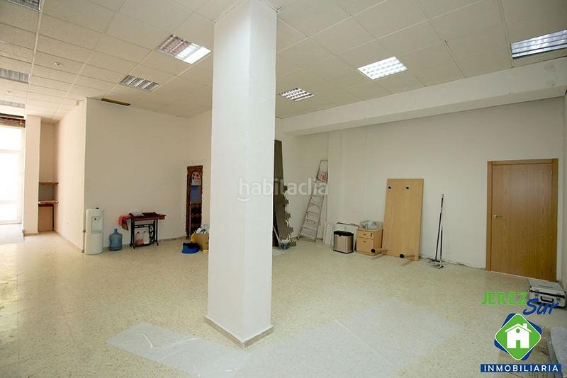 Foto 9e11e89d-d57d-4cc9-904a-83b05e214fba. Alquiler local comercial centro maria antonia de jesus tirado en Jerez de la Frontera
