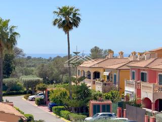 Reihenhaus in Badia Blava-Badia Gran-Tolleric. Encanto mediterráneo con vistas al mar en la tranquilidad de tol