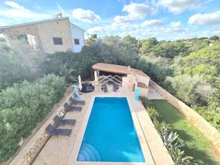 Casa a Cala Santany. Encantadora villa con licencia turstica a solo 3 minutos a pie