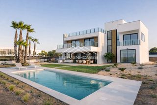 Casa  Carrer punxuat. Chalet de lujo de nueva construcción en son gual 2, palma de mal