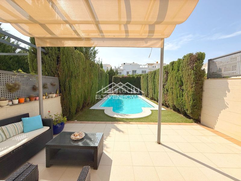 Foto c52a3774-b29b-472b-9186-927a86d9901f. Casa adossada amb calefacció piscina a Son Dameto Palma de Mallorca