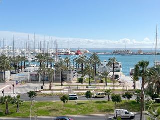 Piso  Gabriel roca. Amplio piso con vistas frontales al mar en paseo marítimo