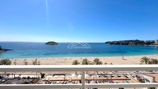 Pis a Magaluf. Primera línea con vistas frontales al mar y acceso directo a la