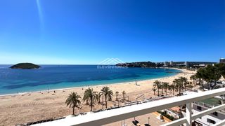 Etagenwohnung in Magaluf. Primera línea con vistas frontales al mar y acceso directo a la