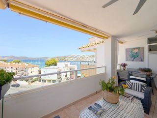 Piso en Santa Ponça. Vistas al mar y estilo de vida mediterráneo en santa ponsa