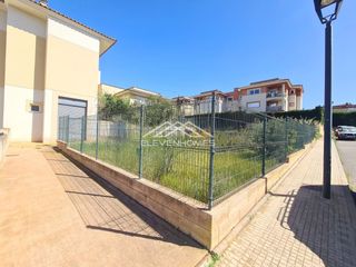 Local Comercial a Son Gual. Local comercial con salida de humos, terraza y parking privado