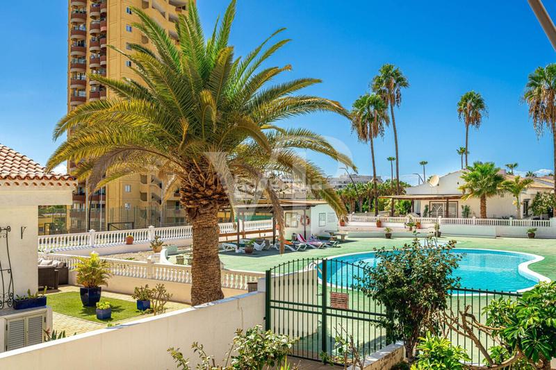 Foto 976d273f-2bc9-4654-b869-5114e68bfcdb. Rez-de-chaussée avec piscine dans Los Cristianos Arona