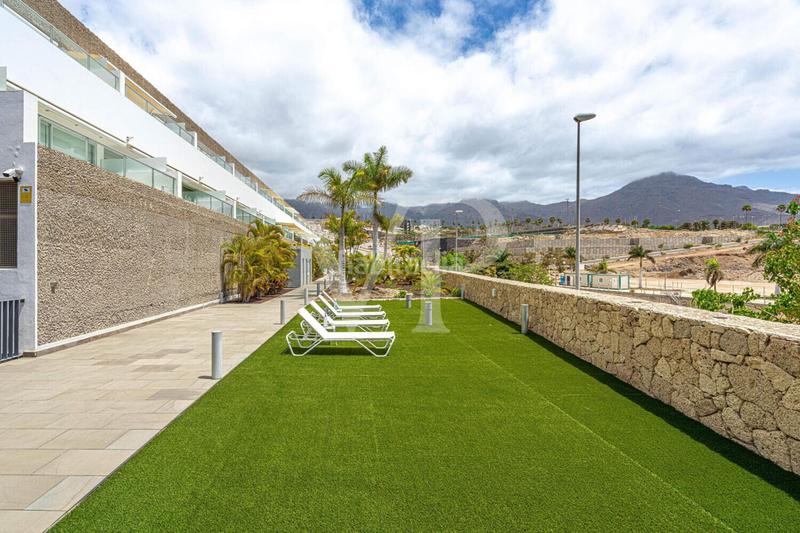 Foto 92ccf199-5f32-47b6-bdb3-697594cd3851. Pis amb aparcament a Casco Urbano Adeje