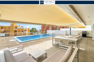Pis a Casco Urbano. Maravilloso apartamento con piscina privada en la caleta
