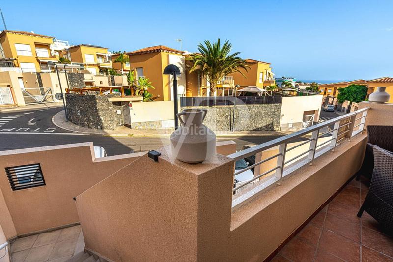 Foto 27d4377e-3b8e-4360-ad37-3780bdf5f8f7. Casa a schiera con parcheggio in Puerto de Santiago Santiago del Teide