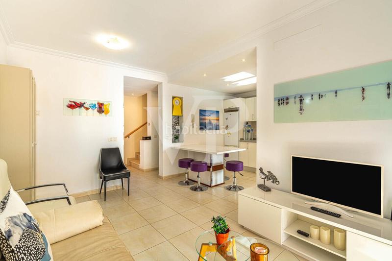 Foto c66baa9f-d112-49ad-be81-23deff7b357a. Casa a schiera con parcheggio in Puerto de Santiago Santiago del Teide