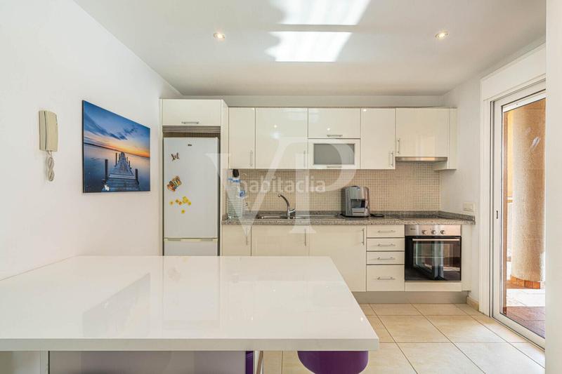 Foto ecb57bd5-054f-49a8-b8f8-987ec86e2f97. Casa a schiera con parcheggio in Puerto de Santiago Santiago del Teide