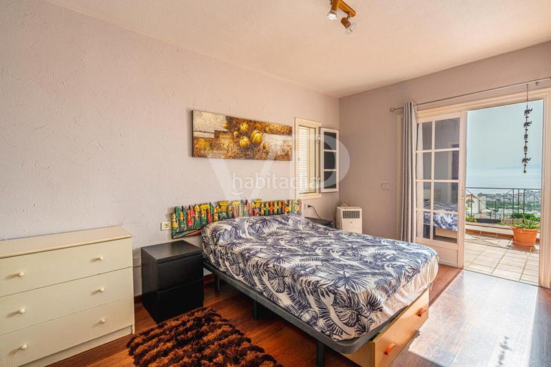 Foto 1a7718cf-b4d2-44f4-9d19-3dcc95f7ad3b. Casa bifamiliare con parcheggio in Torviscas Centro y Alto Adeje