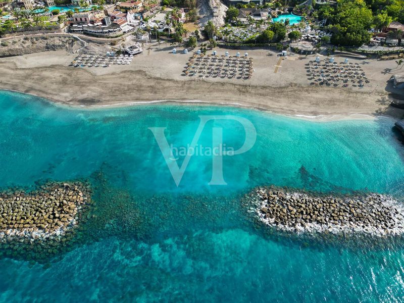Foto a88d0636-9913-4000-b603-f89dd75b73e8. Pis amb aparcament a Playa Fañabé Alto Adeje