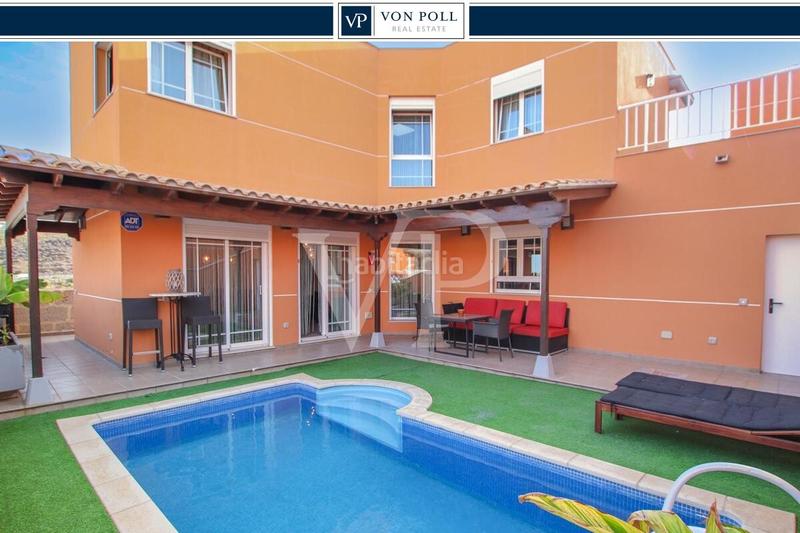 Foto 045caa22-d29d-473a-831f-a6f4cc0c1f87. Casa con parcheggio in Los Cristianos Arona