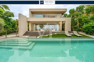 Maison à Casco Urbano. Exclusiva villa de ensueño en primera línea del golf costa adeje