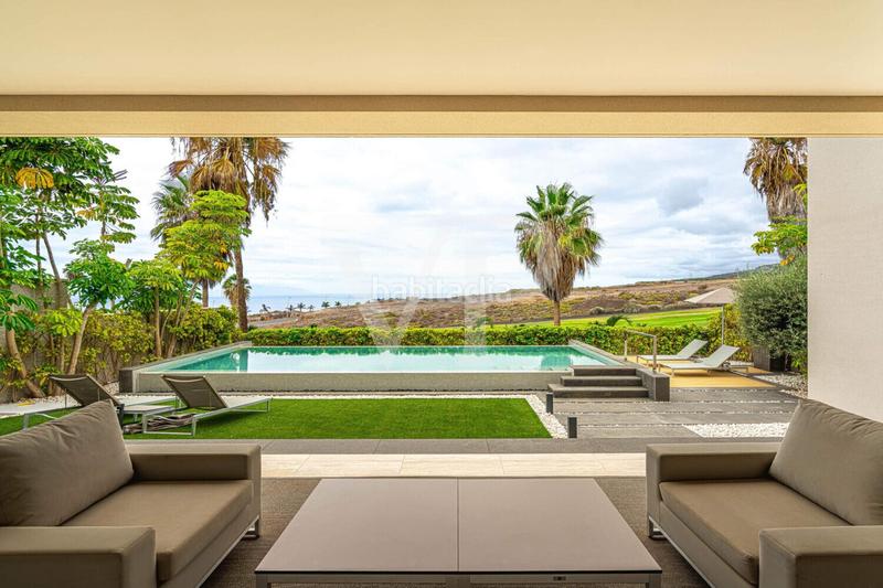 Foto 2f9da18d-9cb7-46e3-826c-1be389395c58. Casa con parcheggio piscina in Casco Urbano Adeje