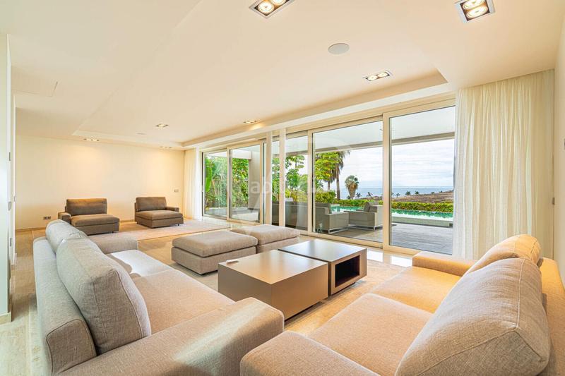 Foto 3fe5a8c7-61e5-4041-b4db-21cb3ea93764. Casa con parcheggio piscina in Casco Urbano Adeje