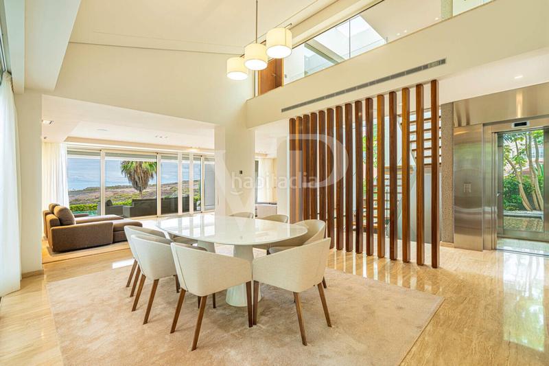 Foto c4a5c2fb-4470-4672-b98f-3f12d1278f6b. Casa con parcheggio piscina in Casco Urbano Adeje