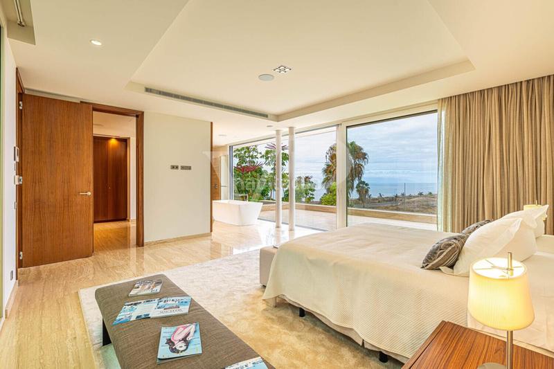 Foto fcad4a05-1dd0-4e66-babe-4807f767296d. Casa con parcheggio piscina in Casco Urbano Adeje