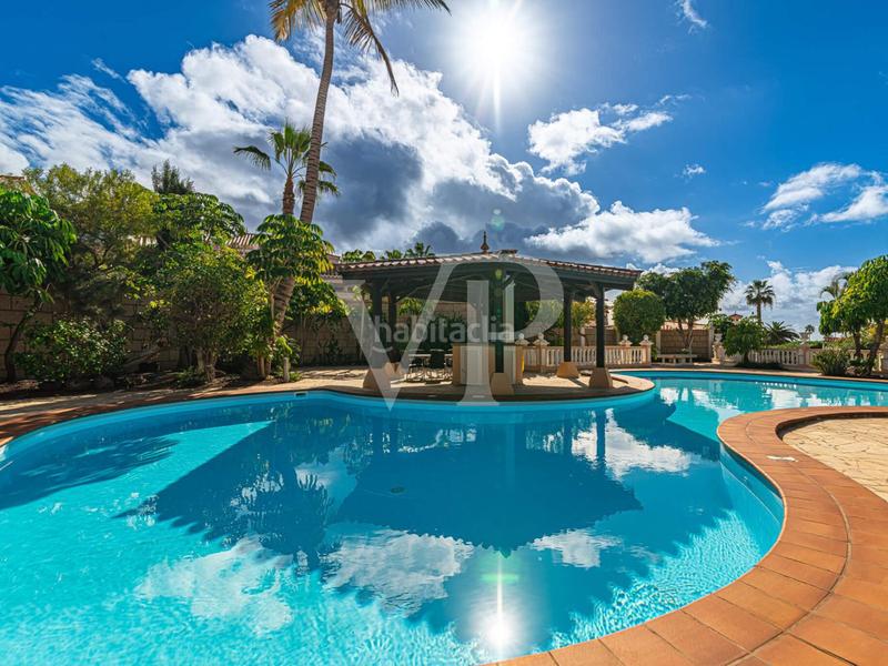 Foto 0a3f1812-2f2a-414d-b9b4-0a41de3203bd. Casa a Playa del Duque Adeje