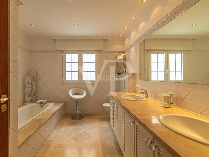 Foto 38e67557-1d0e-4061-8f69-ef63bd1af6a0. Casa a Playa del Duque Adeje