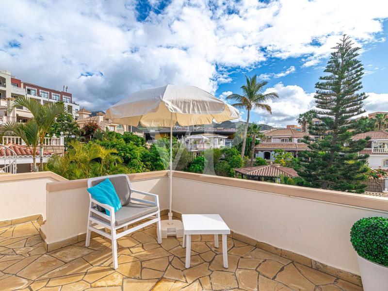 Foto 95cec714-5e2e-4fad-9a57-450ea1dec225. Casa a Playa del Duque Adeje