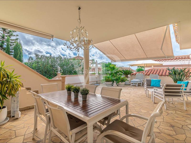 Foto 9c668553-e743-4b42-9153-c42f6f76f2a3. Casa a Playa del Duque Adeje