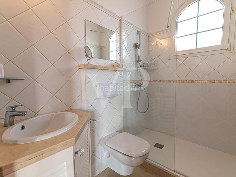 Foto c17d0acc-cdf0-48f3-ae7b-50f3cd4f7ceb. Casa a Playa del Duque Adeje