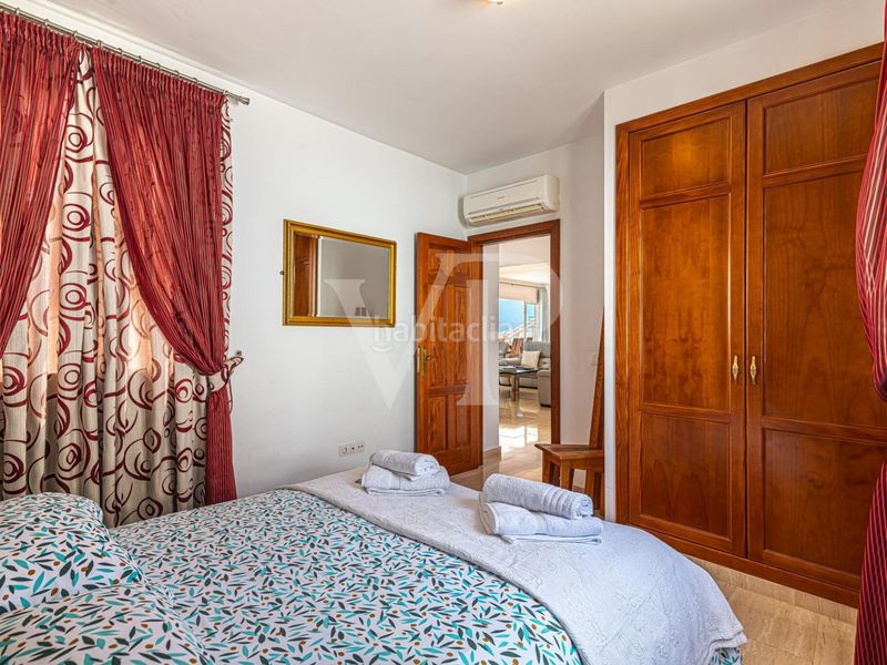 Foto bd872af8-edc2-44b5-9fff-446555d434fa. Casa amb aparcament a La Caleta Adeje