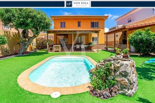 Casa en Fa�ab� - Ifonche y Ben�tez. Bonita casa unifamiliar con terraza preciosa en el coraz�n de ad