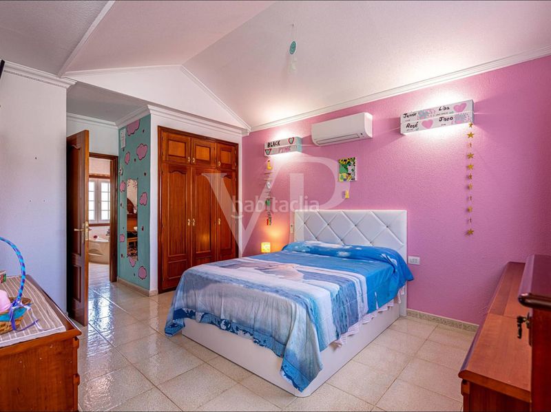 Foto 2f9e9a3b-8807-47cf-b77e-926f36fe45cd. Casa amb aparcament a Fañabé - Ifonche y Benítez Adeje
