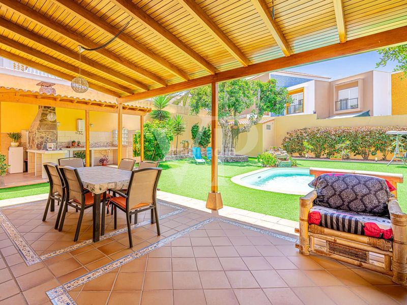 Foto f608aaf2-cb56-4d13-a1df-eb6ba218366c. Casa amb aparcament a Fañabé - Ifonche y Benítez Adeje