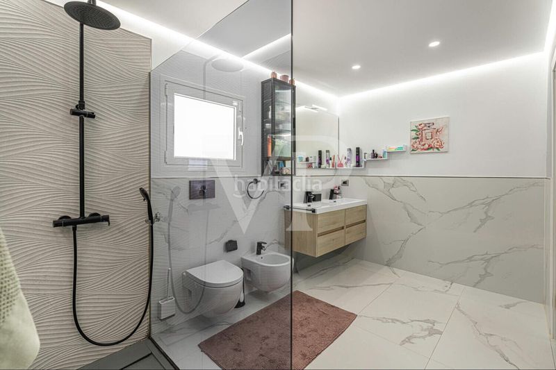 Foto 09563f13-fc45-4cdb-94ea-4e6659700f14. Casa amb aparcament a San Eugenio Alto Adeje